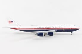 Skymarks 1/200 Boing 747-8L Air Force One Retro W/Gear (VC-25B) Skymarks DIE-CAST MODELS