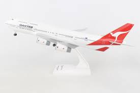 Skymarks 1/200 Qantas B747-400 W/Gear Skymarks PLASTIC MODELS