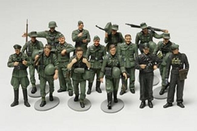 Tamiya 1/48 Wwii German Infantry On Maneuvers Tamiya PLASTIC MODELS