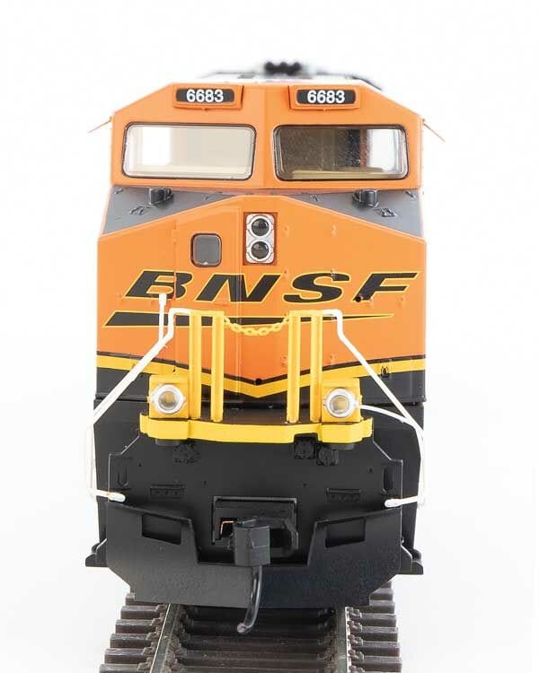 Walthers Mainline HO GE ES44AC Evolution Series GEVO - Standard DC - BNSF Railway #6683 - Hobbytech Toys