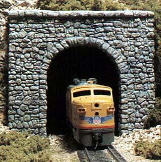 Woodland Scenics HO Single Tunnel Portal, Random Stone (1pc) Woodland Scenics TRAINS - HO/OO SCALE